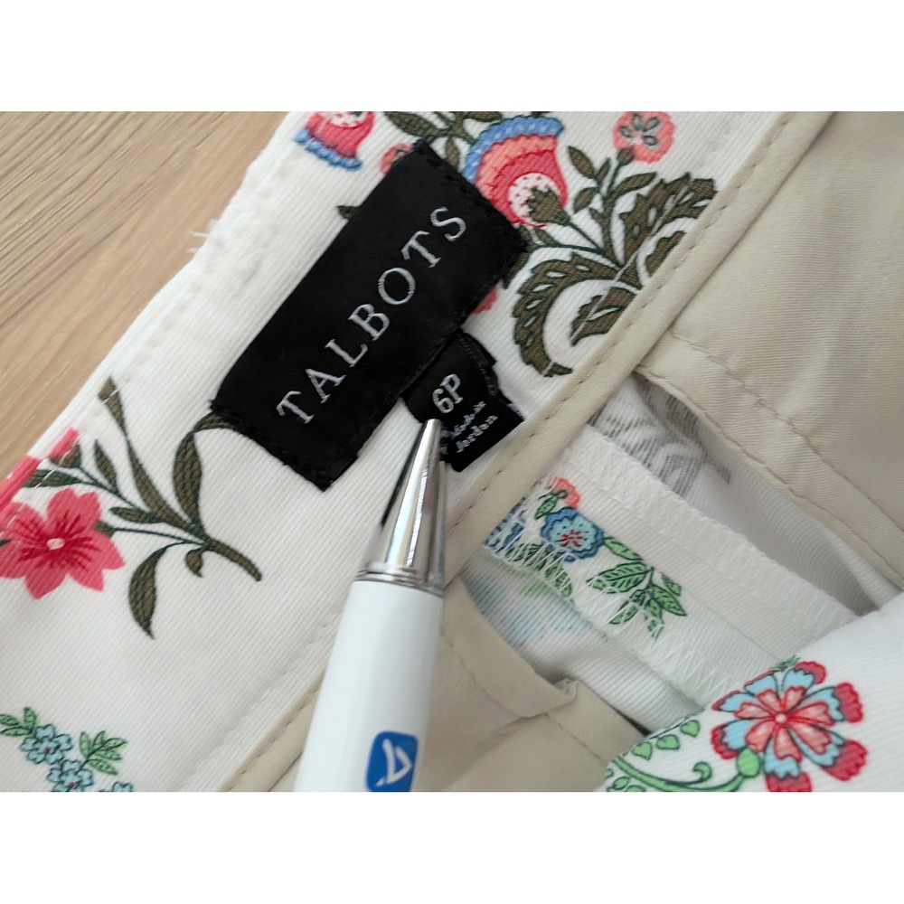 Talbots Scalloped Hem Floral Print Shorts White Pink Blue Cotton Blend Petite 6P - Picture 3 of 8